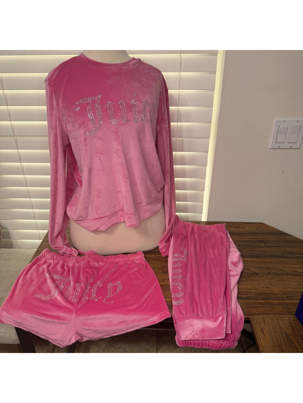 Juicy Couture Pink Velour 3-Piece Tracksuit Set Juniors Medium - Picture 1 of 9